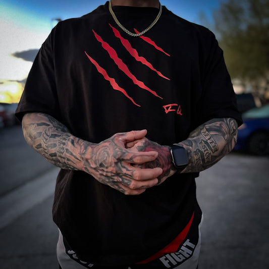 OVERSIZED Black Tee Anterior Red Claw