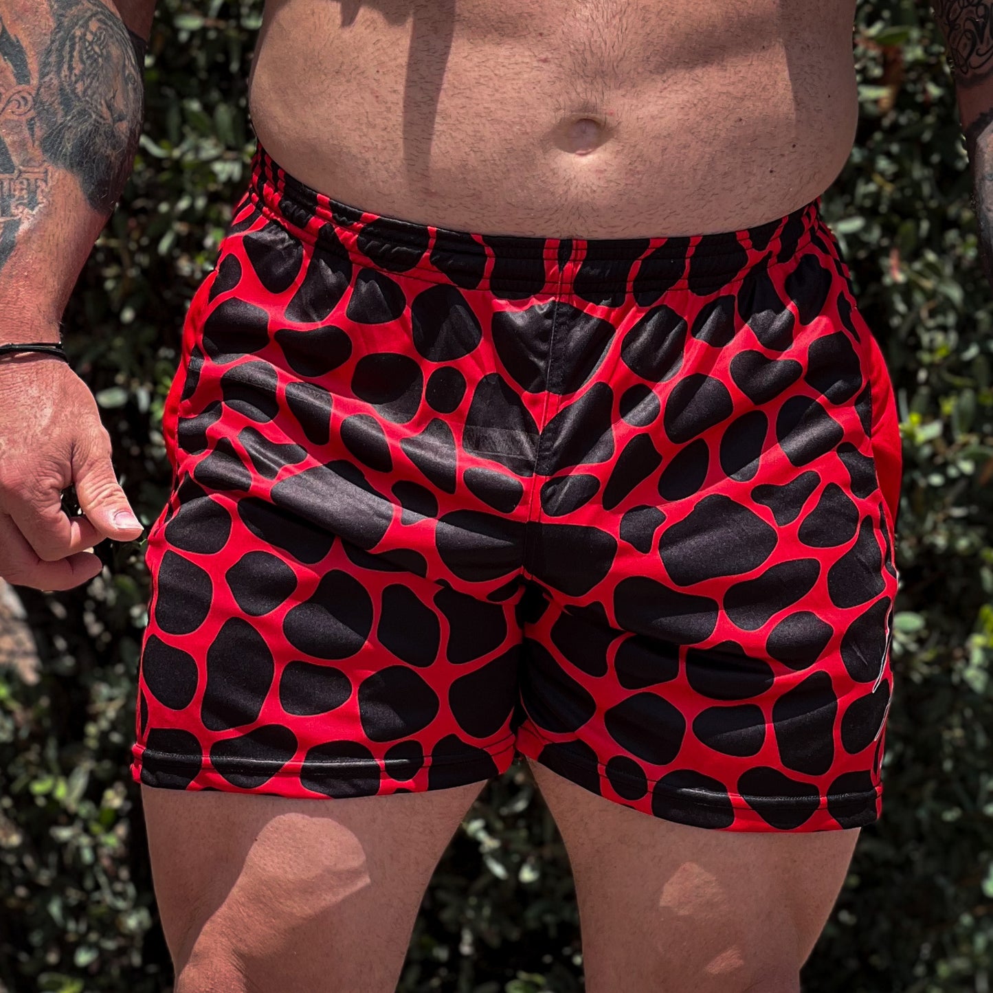 Men's Red Giraffe Shorts (Pockets)